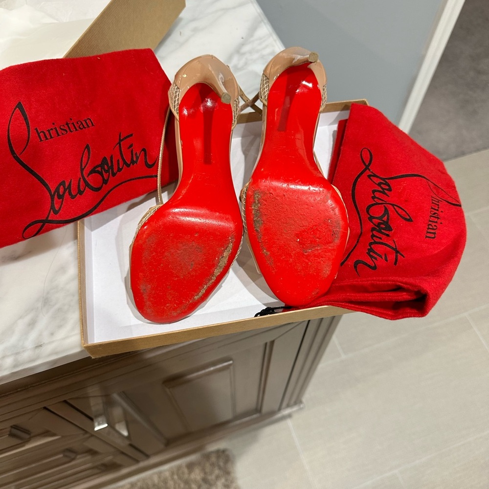 Christian Louboutin in a beautiful tan color. Size 38